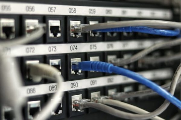 Les normes essentielles pour le Règlement de câblage informatique en entreprise